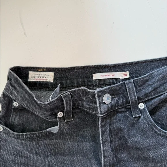 Levi’s 70s High Rise Flare Jean, Size 28 x 32  (actual waist measurement is 30”) - Picture 8 of 10